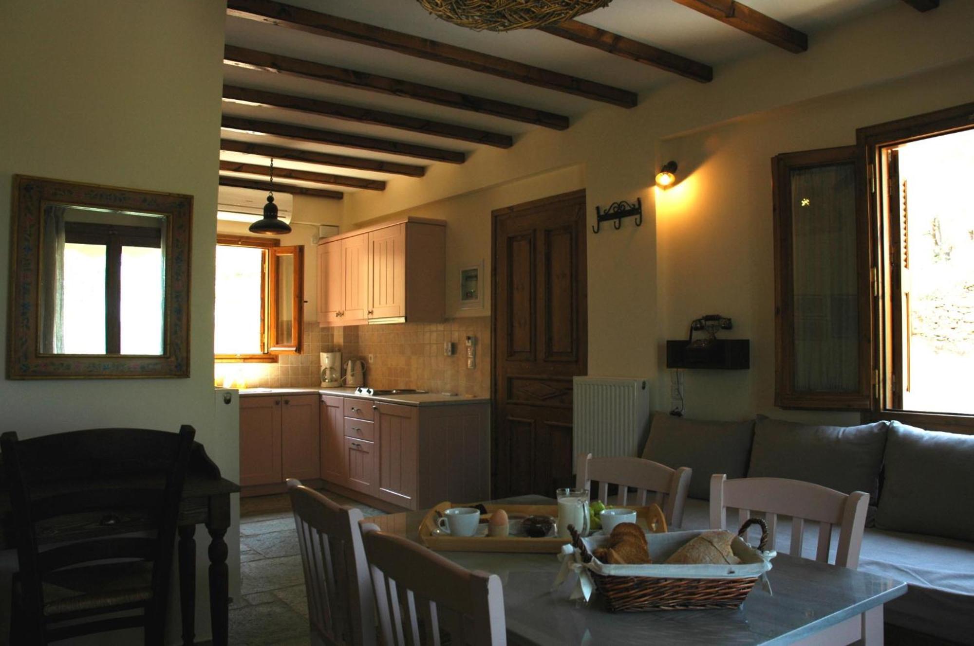 Hotel Gera'S Olive Grove - Elaionas Lesvou à Marmaro  Extérieur photo