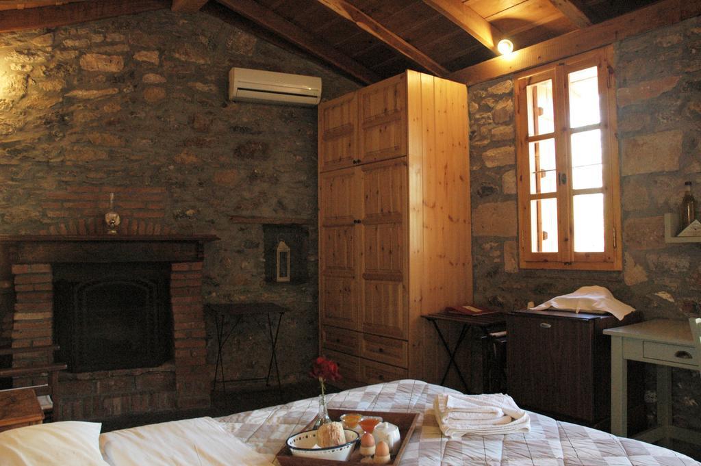 Hotel Gera'S Olive Grove - Elaionas Lesvou à Marmaro  Extérieur photo